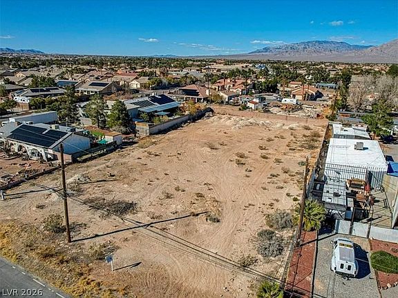 4th image of 6520 W El Campo Grande Ave