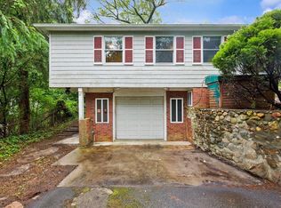 5 Murray Hill Rd, Sound Beach, NY 11789