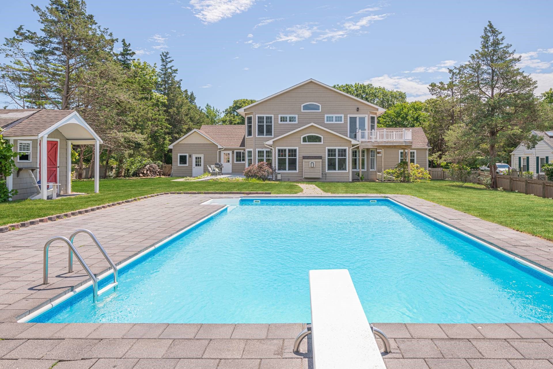 8 Tiana Cir, Hampton Bays, NY 11946 Out East