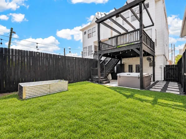 4912 Eigel St #B, Houston, TX 77007