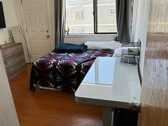 4th image of 295 Monterey Blvd APT 4