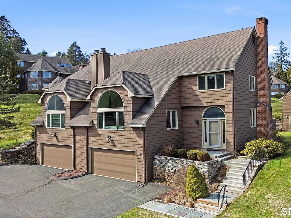 1st image of 11 Saddle Ridge #11