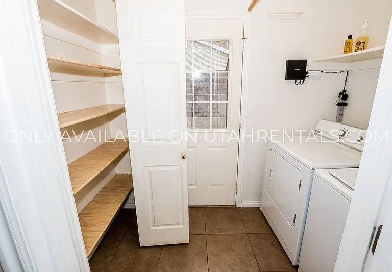 1057 S 810 E — Photo 17