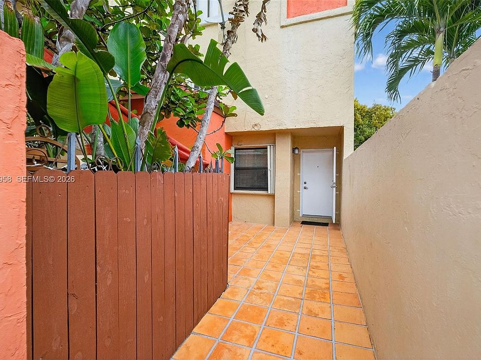 9937 NW 9th St #13-19, Miami, FL 33172 | Zillow
