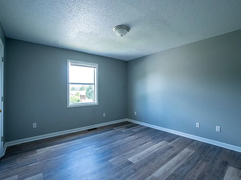 360 Britton Ave — Photo 13