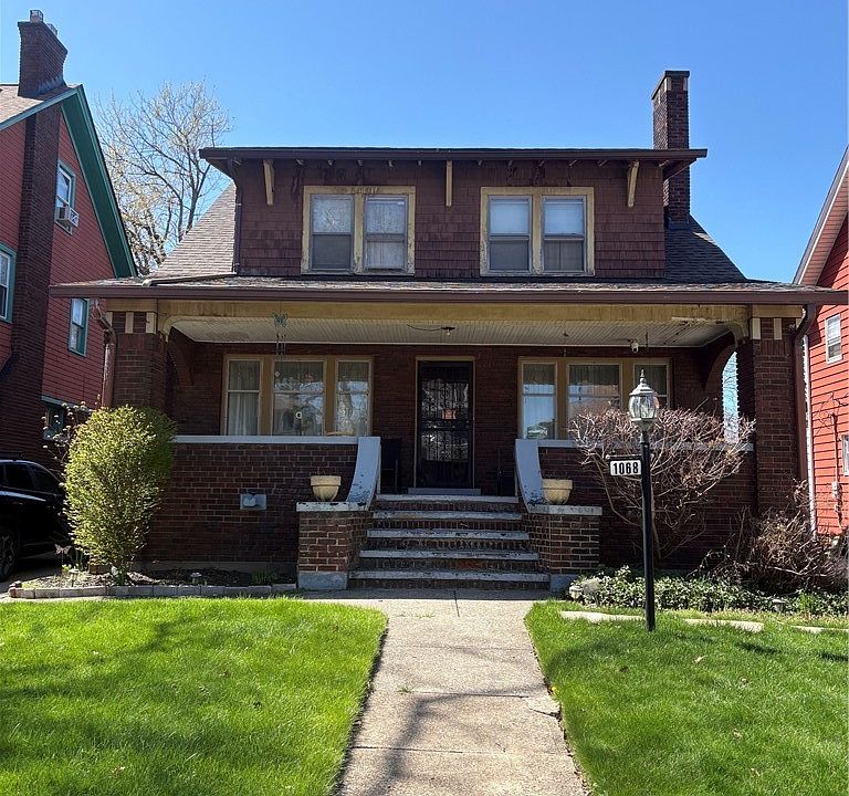 1st image of 1068 E 98th St