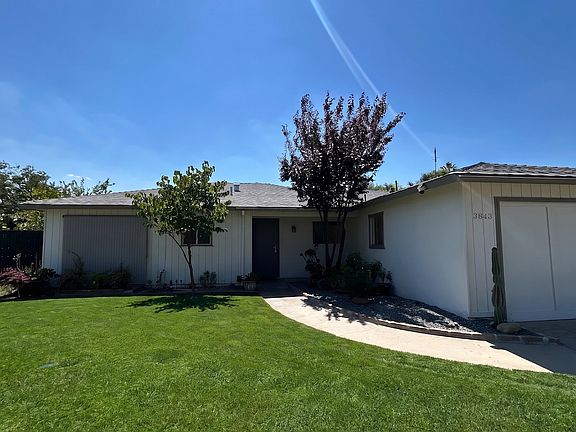 2nd image of 3843 N Ezie Ave