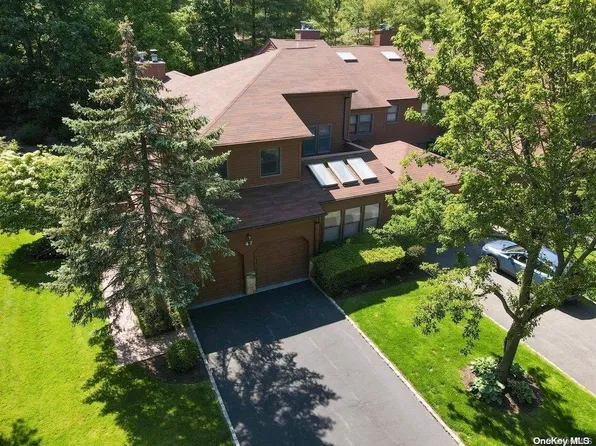 47 Hunt Drive #47, Jericho, NY 11753