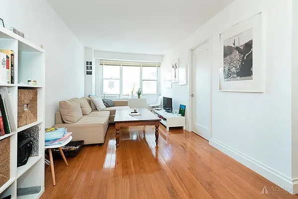 Rented by Anchor Associates | media 8