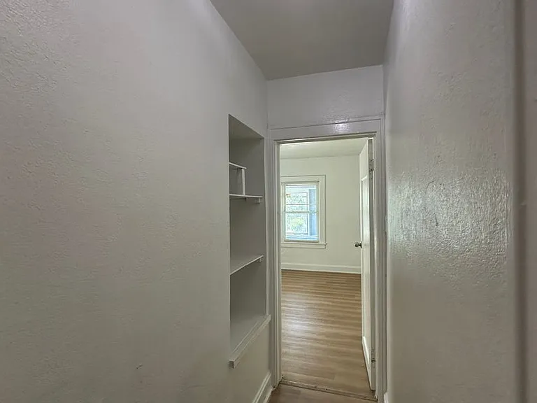 3607 E 61st St — Photo 5