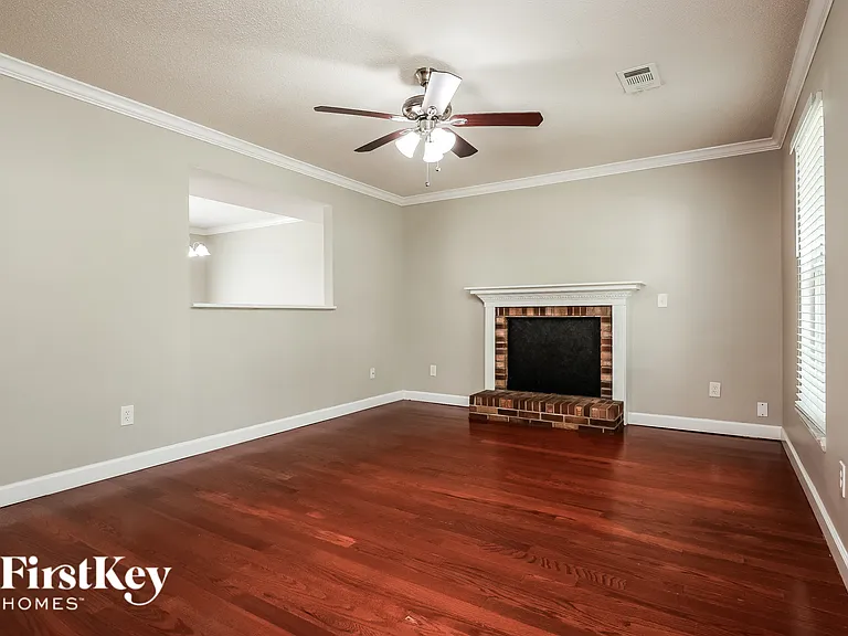 8405 Old Carriage Ct — Photo 3