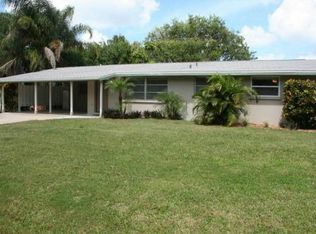 2209 Outer Dr, Sarasota, FL 34231