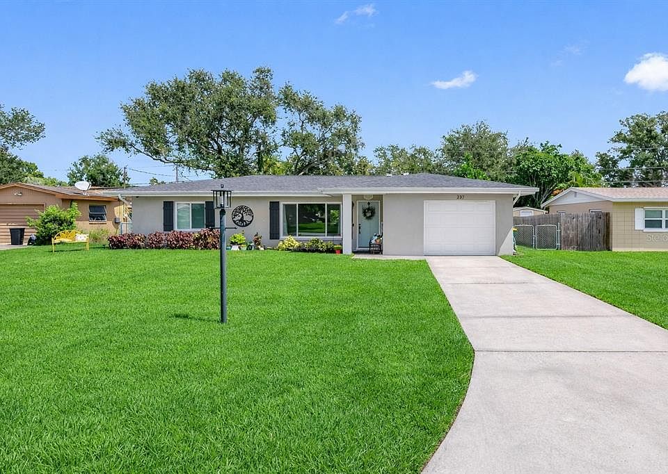 1st image of 237 MINEOLA DRIVE E