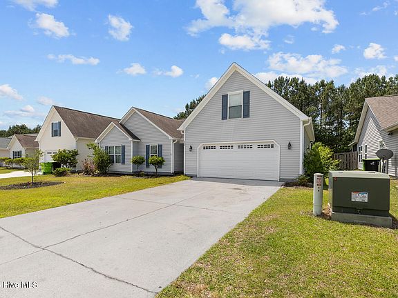 3rd image of 338 Rose Bud Lane