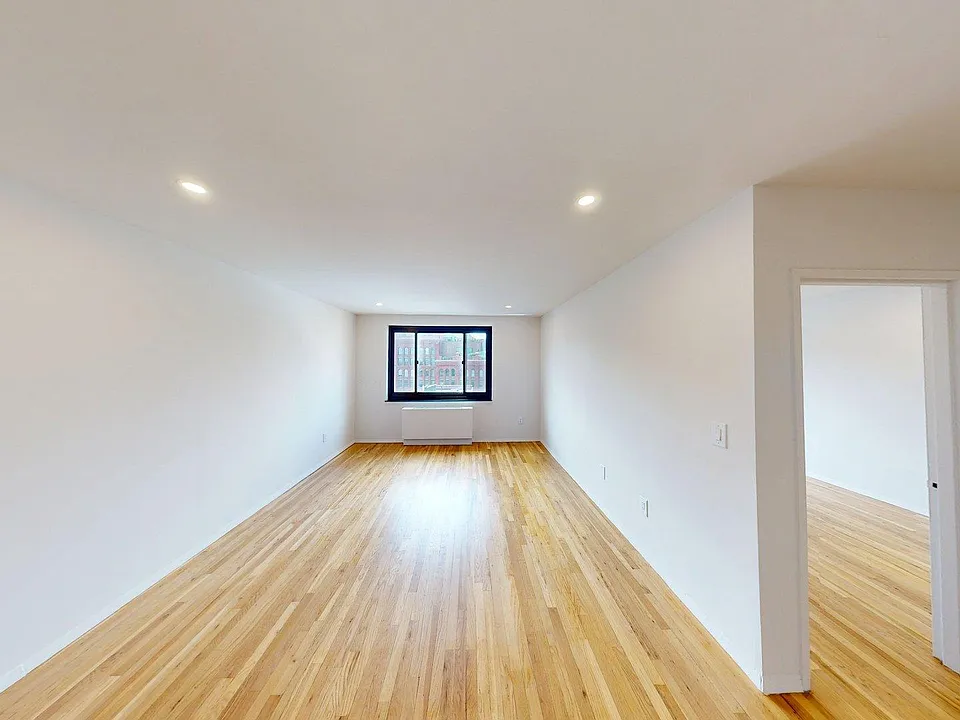 284 Mott St #5N