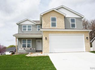 3160 Birmingham Dr, Glen Carbon, IL