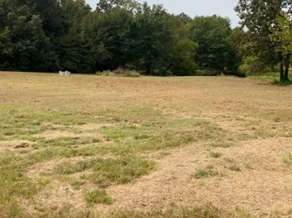 15223 Fm 79, Sumner, TX 75486