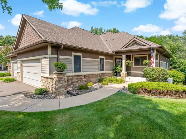 1371 Holly Ave N, Oakdale, MN 55128