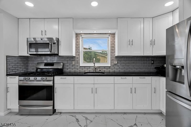 1st image of 347 Livingston Rd