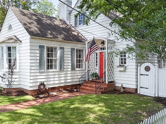 3rd image of 1861 Graham St