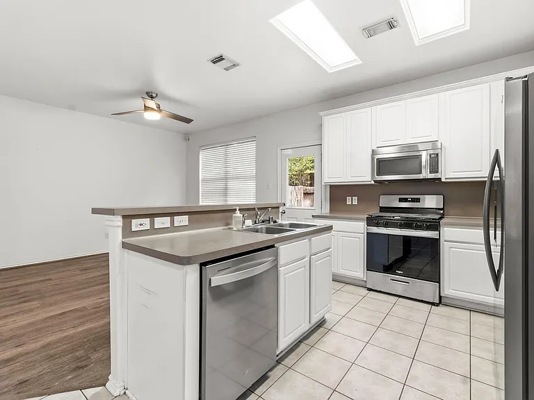 149 E Summerhaze Cir — Photo 4