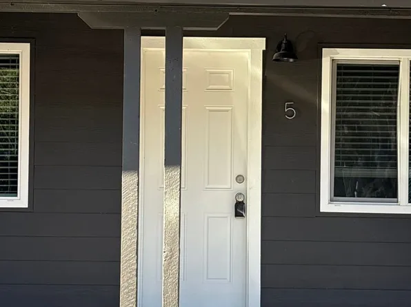 R655 Rogue River Hwy, 655 Rogue River Hwy APT 5, Gold Hill, OR 97525
