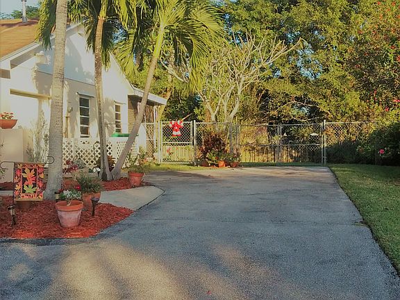 2nd image of 18453 SW 88th Pl