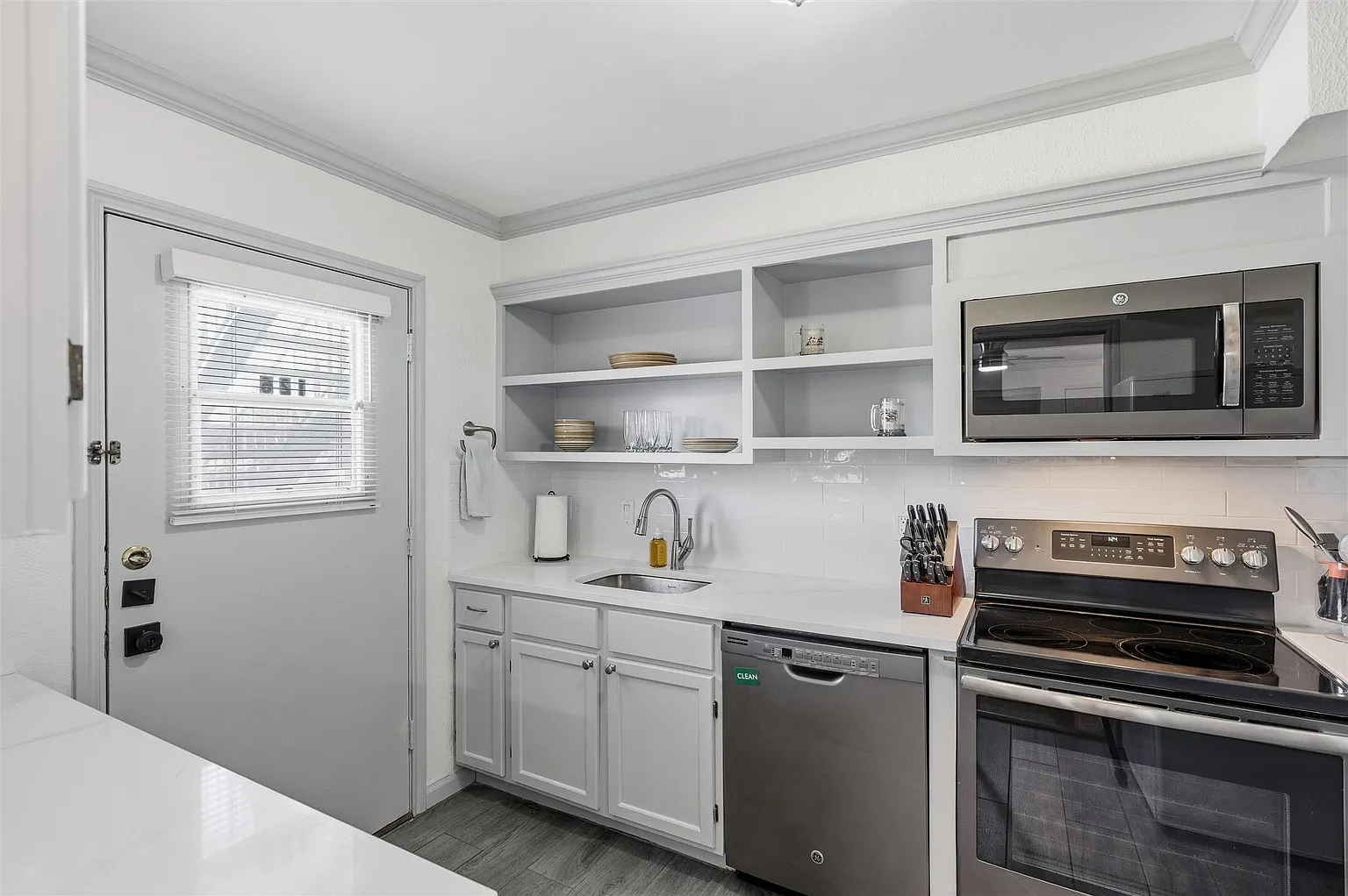 6015 E University Blvd APT 126 photo 1