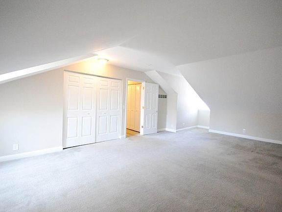 3rd image of 923 Geyer Ave APT A