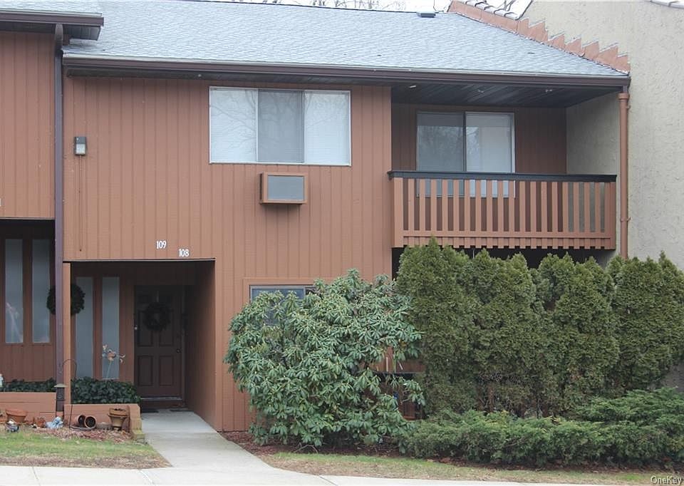 1st image of 109 Coachlight Sq #109