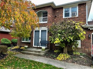 316 Vine Ln, Amherst, NY 14228