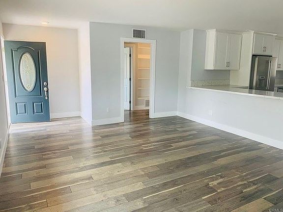 2nd image of 909 La Fiesta Way