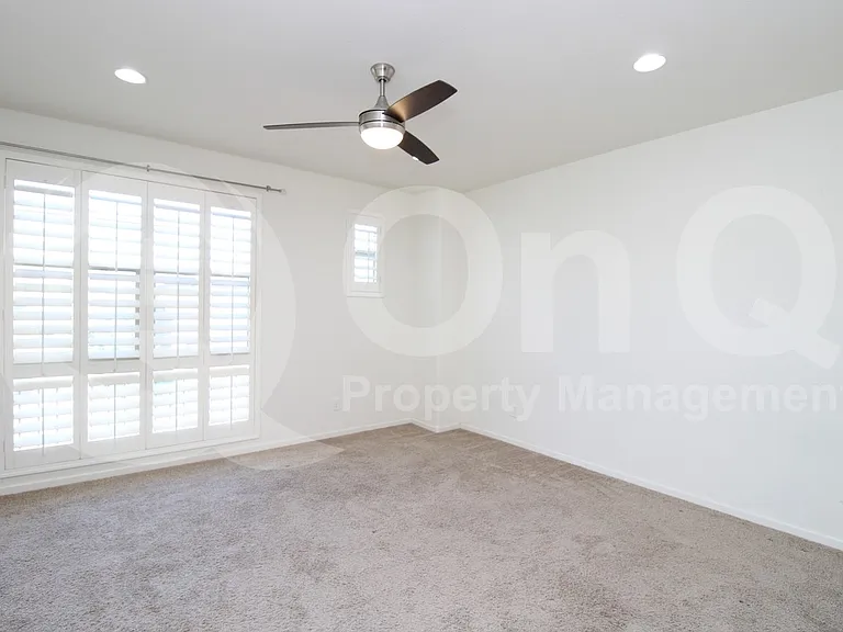 241 E Wisteria Dr — Photo 15