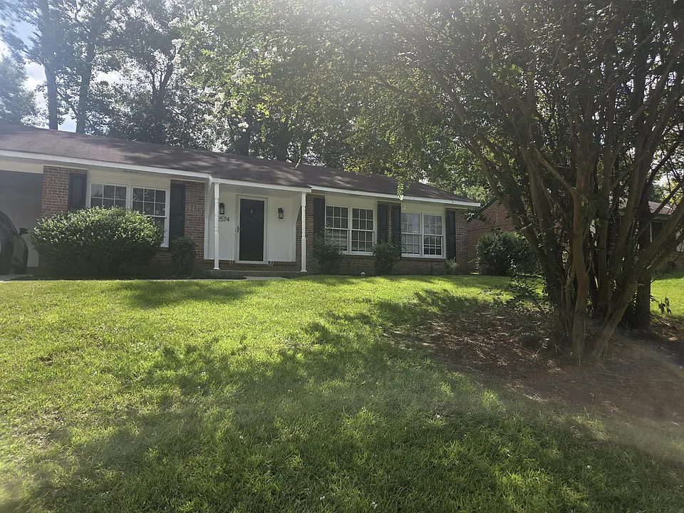 2574 Harwich Cir