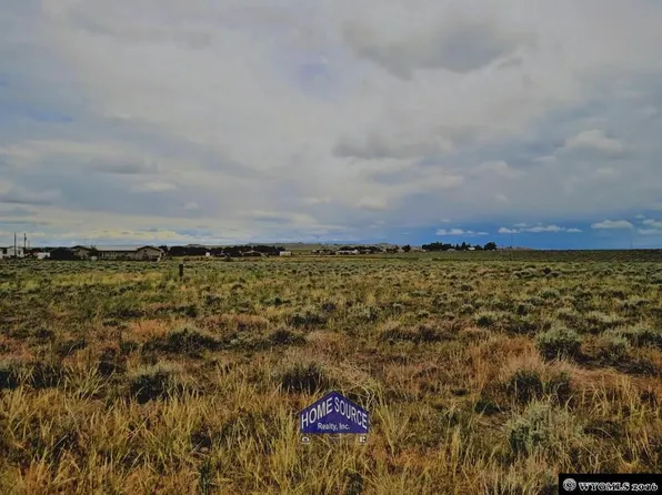 5 Skyline Dr, Riverton, WY 82501