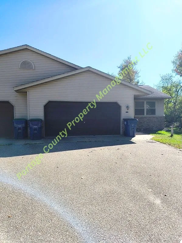 2 bed, $1,300 — Photo 1