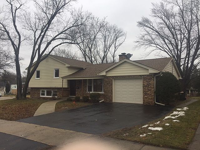 2nd image of 1023 N Pine Ave