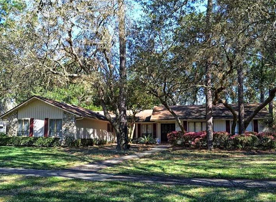 1st image of 403 Blue Lake Dr