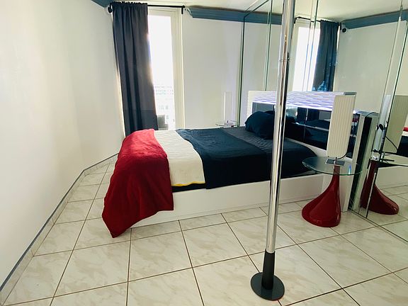 4th image of 5401 Collins Ave APT 1510