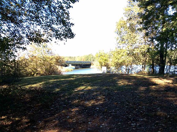 3rd image of 114 Lake Forest Dr