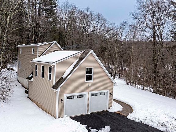4th image of 429 Lakeside Road