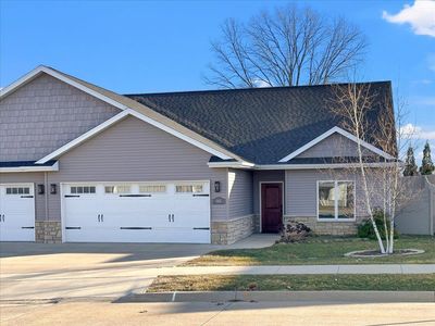 1461 Autumn Ridge Ln, Dubuque, IA, 52003