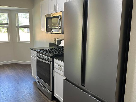 3rd image of 7212 Wardman Dr