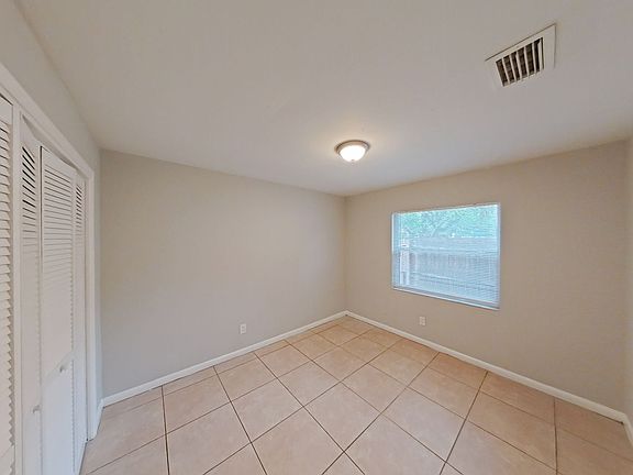 4th image of 921 E Poinsettia Ave #A