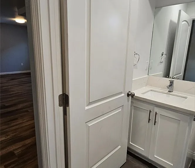213 W 43rd Pl — Photo 16