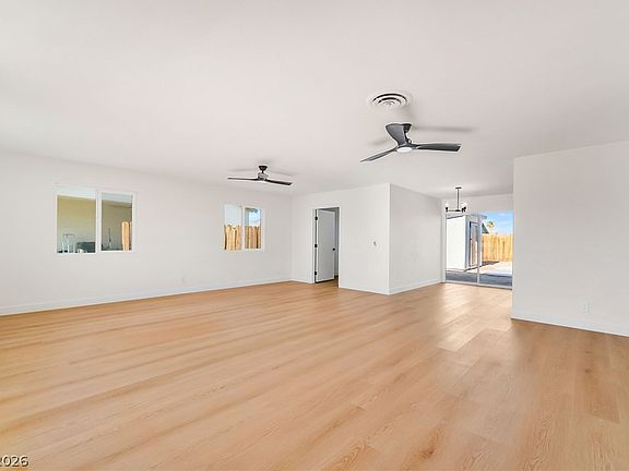 5th image of 929 Palmetto St