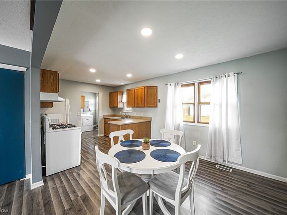 5th image of 9899 Green Dr