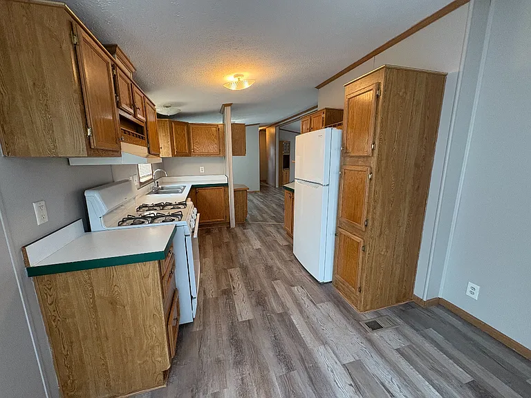 8301 Canyon Trl — Photo 3