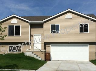 1711 SW 27th St, Lincoln, NE 68522