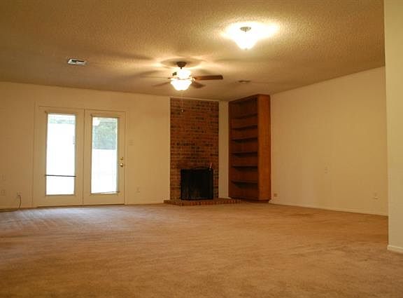 4th image of 3914 Laramie Trl